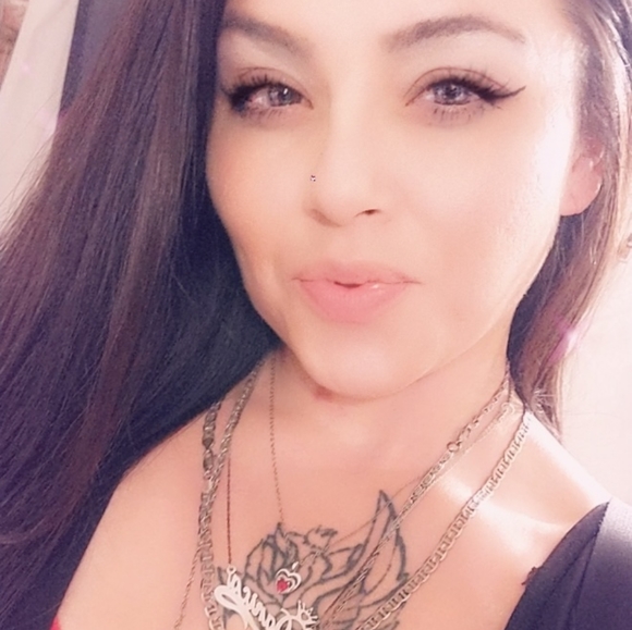 Meet your Posher, Danica - Picture 2 of 2